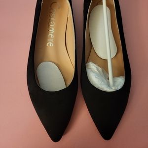Castamere Women's Black Pointed Toe Slip On Flats. Size 6. New Without Box.